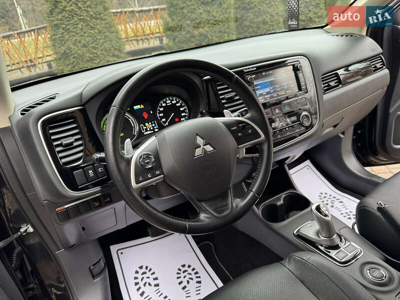 Внедорожник / Кроссовер Mitsubishi Outlander 2014 в Дрогобыче