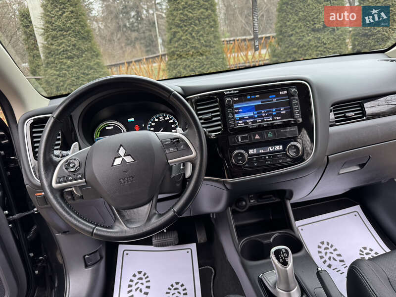 Внедорожник / Кроссовер Mitsubishi Outlander 2014 в Дрогобыче