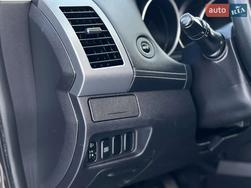 Позашляховик / Кросовер Mitsubishi Outlander 2011 в Бердичеві