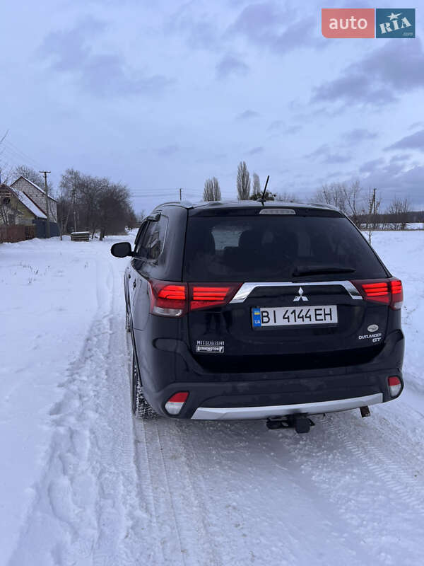Позашляховик / Кросовер Mitsubishi Outlander 2015 в Зіньківі