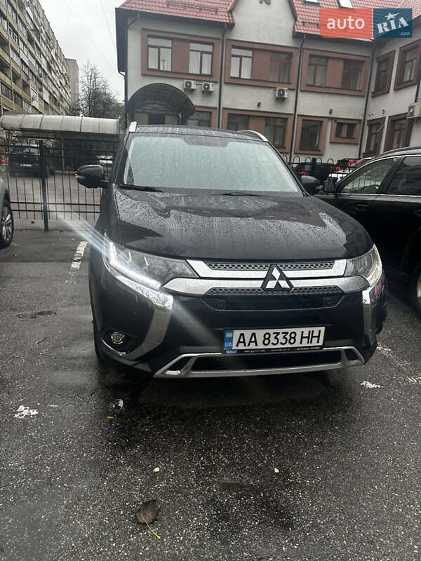 Mitsubishi Outlander 2020