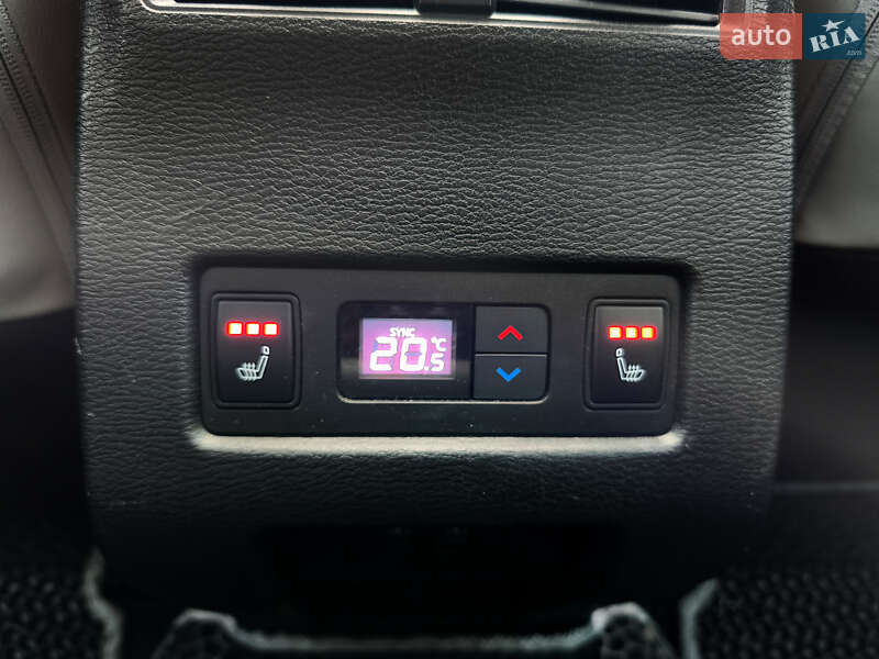 Позашляховик / Кросовер Mitsubishi Outlander 2022 в Івано-Франківську