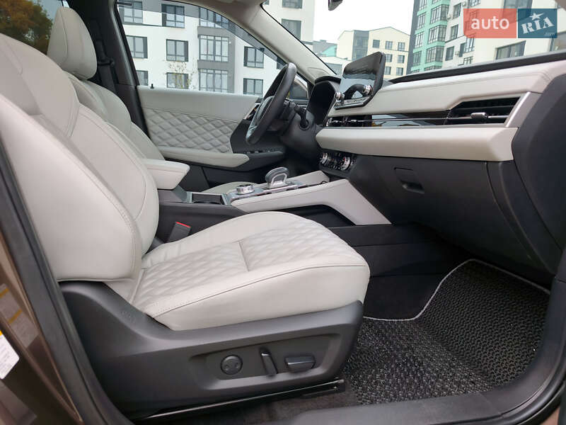 Позашляховик / Кросовер Mitsubishi Outlander 2022 в Івано-Франківську