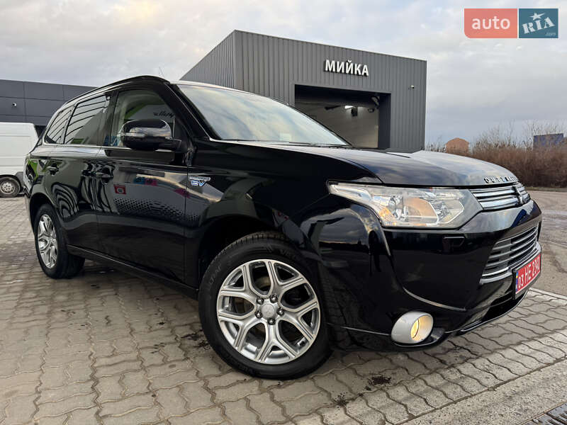 Позашляховик / Кросовер Mitsubishi Outlander 2014 в Дрогобичі