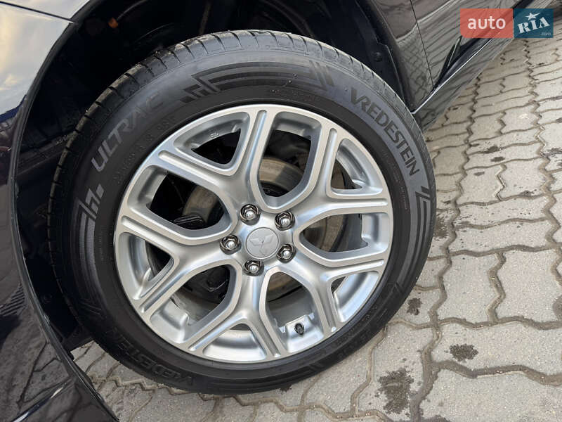 Позашляховик / Кросовер Mitsubishi Outlander 2014 в Дрогобичі