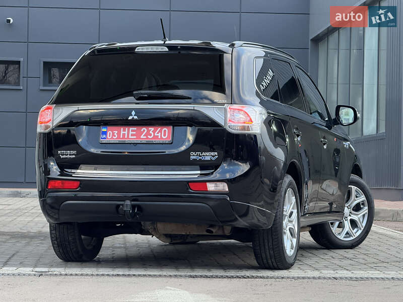 Позашляховик / Кросовер Mitsubishi Outlander 2014 в Дрогобичі