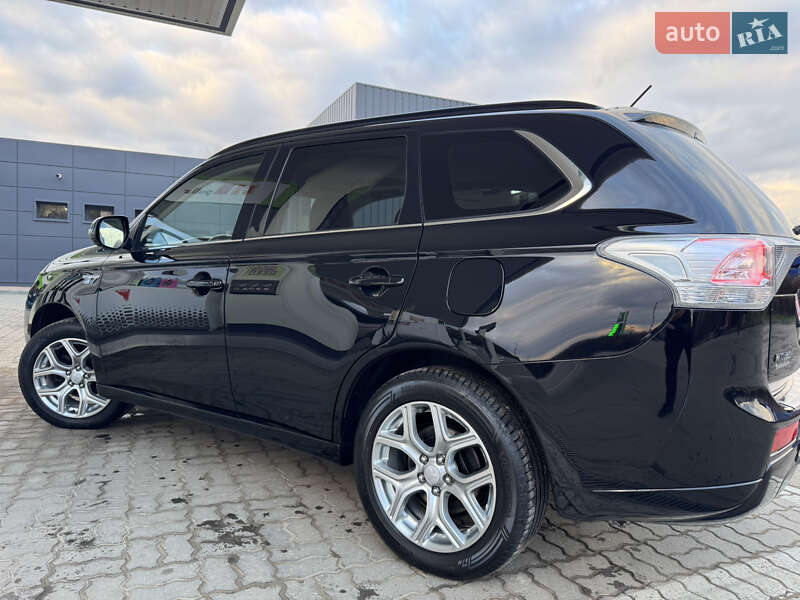 Позашляховик / Кросовер Mitsubishi Outlander 2014 в Дрогобичі