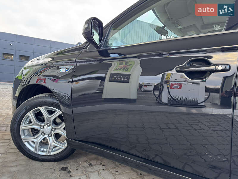 Позашляховик / Кросовер Mitsubishi Outlander 2014 в Дрогобичі