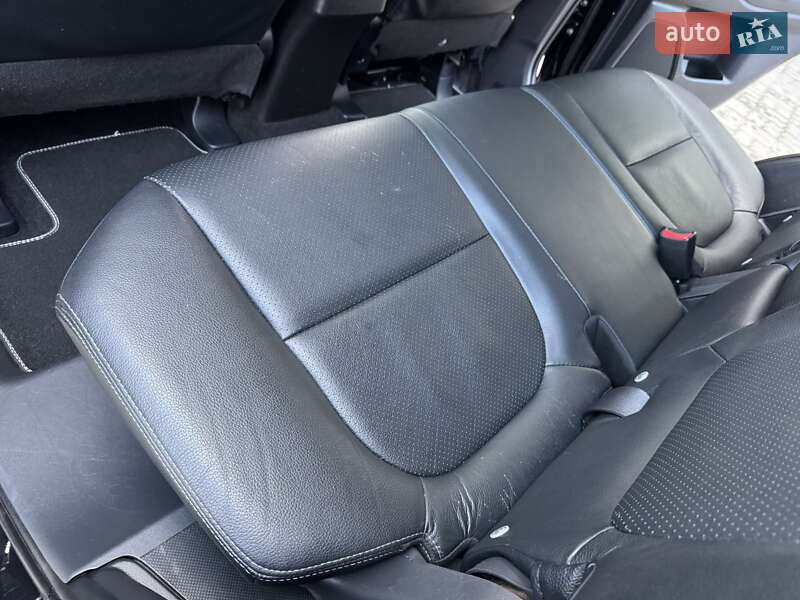 Позашляховик / Кросовер Mitsubishi Outlander 2014 в Дрогобичі