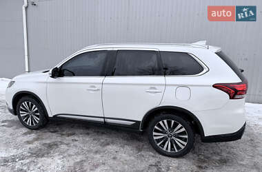 Позашляховик / Кросовер Mitsubishi Outlander 2020 в Чернігові