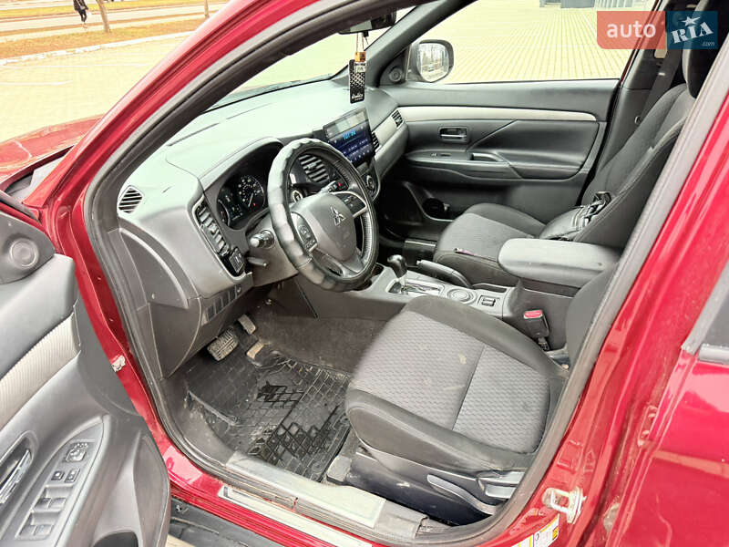 Внедорожник / Кроссовер Mitsubishi Outlander 2014 в Харькове