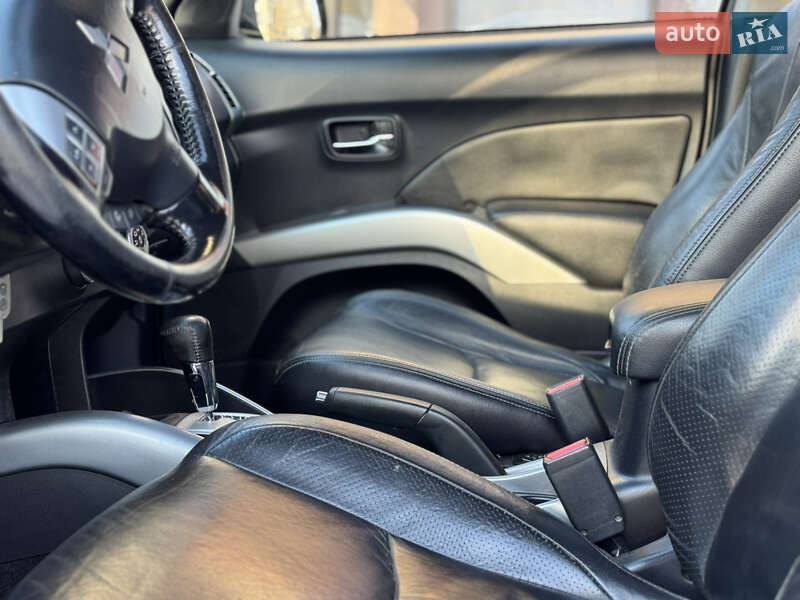 Внедорожник / Кроссовер Mitsubishi Outlander 2007 в Львове фото 6 Внедорожник / Кроссовер Mitsubishi Outlander 2007 в Львове