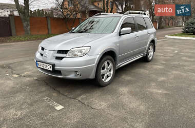 Позашляховик / Кросовер Mitsubishi Outlander 2009 в Києві
