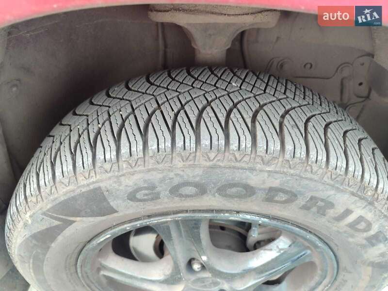 Внедорожник / Кроссовер Mitsubishi Outlander 2004 в Одессе