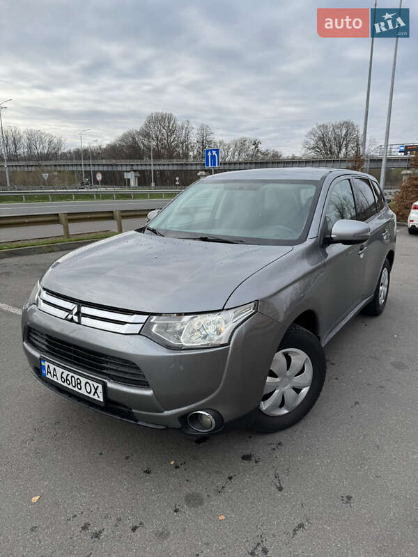 Внедорожник / Кроссовер Mitsubishi Outlander 2014 в Борисполе