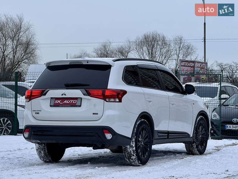 Позашляховик / Кросовер Mitsubishi Outlander 2020 в Києві