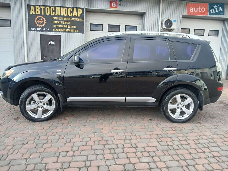 Позашляховик / Кросовер Mitsubishi Outlander 2008 в Рівному
