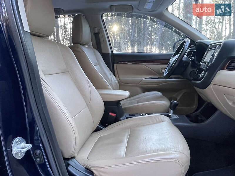 Внедорожник / Кроссовер Mitsubishi Outlander 2014 в Ахтырке фото 13 Внедорожник / Кроссовер Mitsubishi Outlander 2014 в Ахтырке