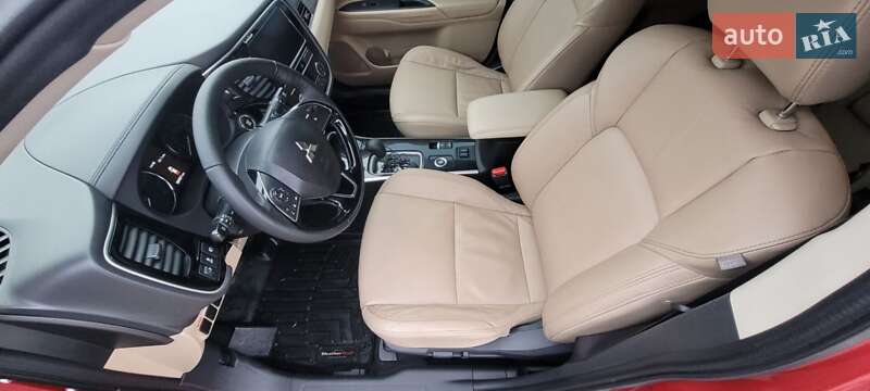 Позашляховик / Кросовер Mitsubishi Outlander 2018 в Запоріжжі