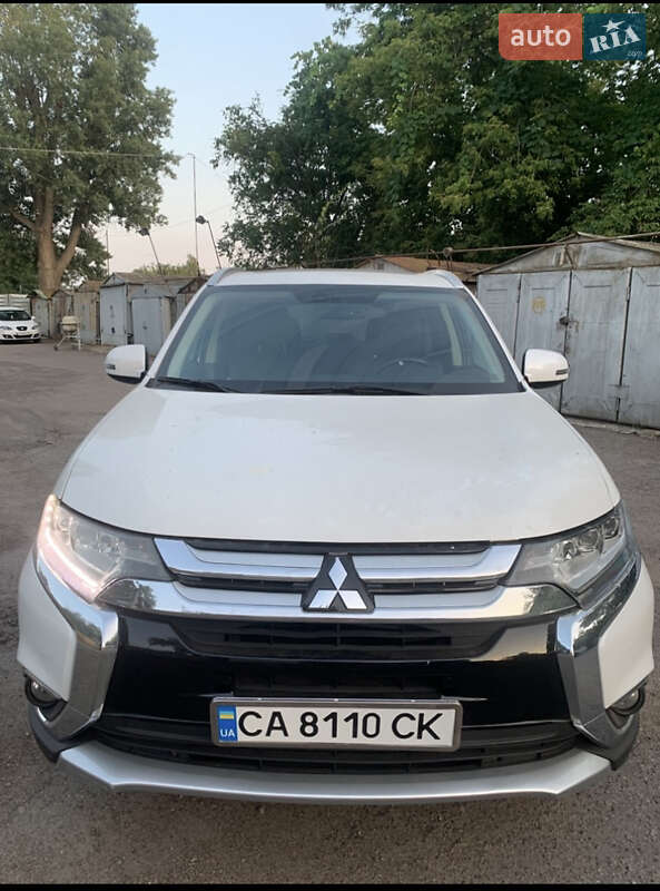 Mitsubishi Outlander 2016