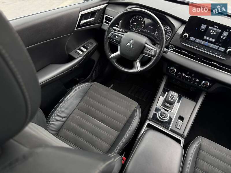 Внедорожник / Кроссовер Mitsubishi Outlander 2022 в Кривом Роге