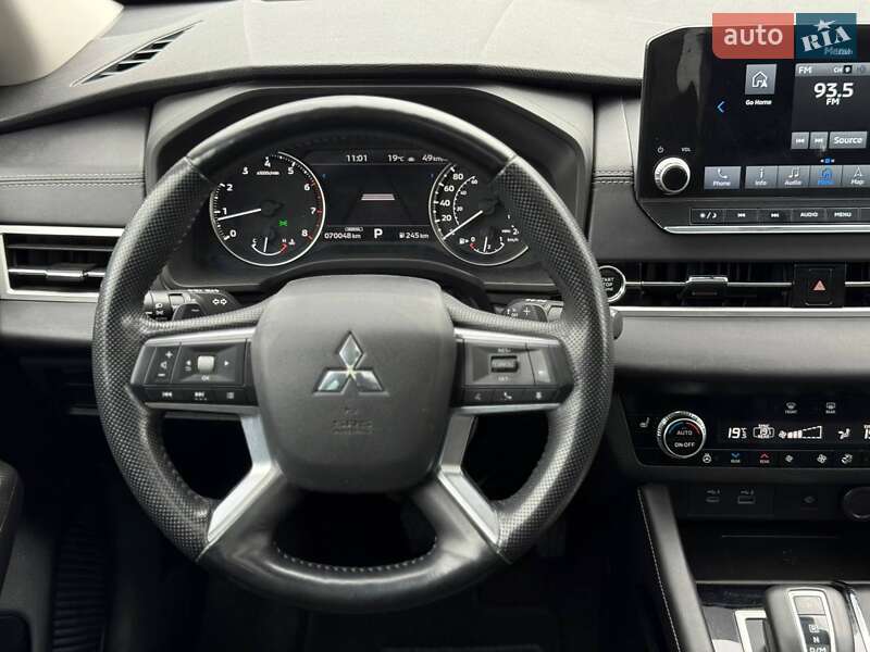 Внедорожник / Кроссовер Mitsubishi Outlander 2022 в Кривом Роге