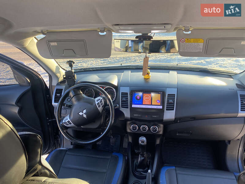 Внедорожник / Кроссовер Mitsubishi Outlander 2011 в Харькове