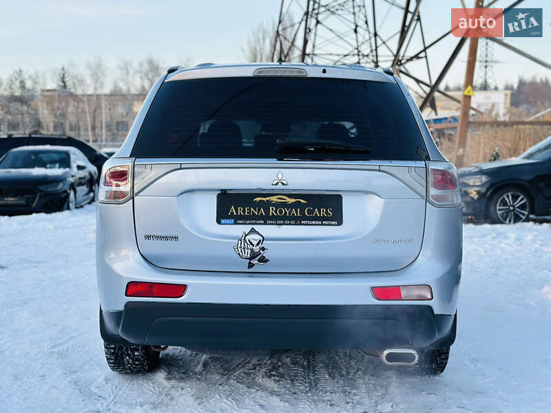 Внедорожник / Кроссовер Mitsubishi Outlander 2013 в Харькове