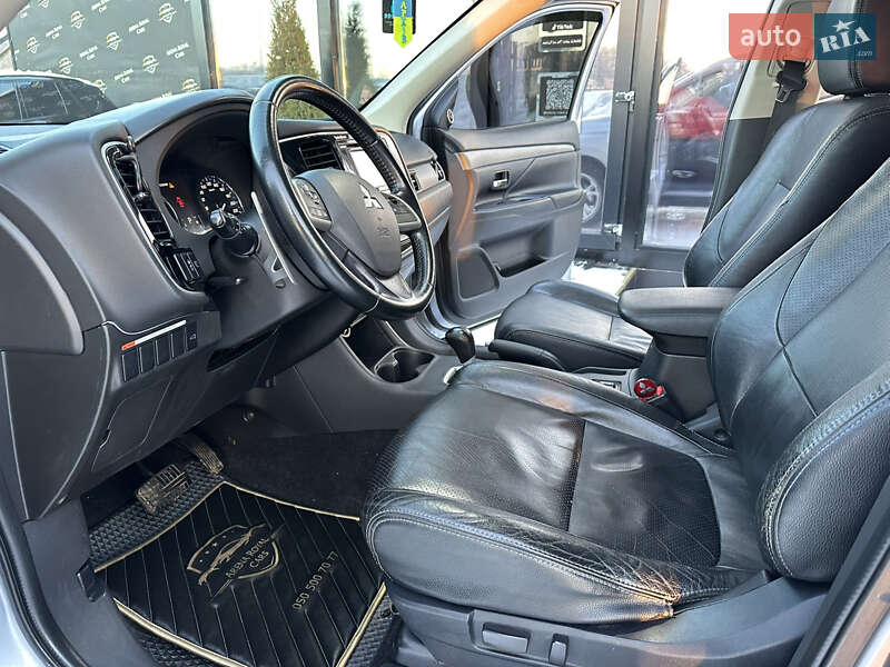 Внедорожник / Кроссовер Mitsubishi Outlander 2013 в Харькове