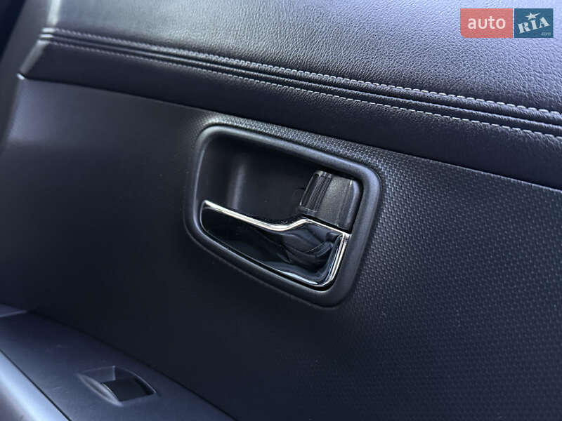 Внедорожник / Кроссовер Mitsubishi Outlander 2010 в Дрогобыче