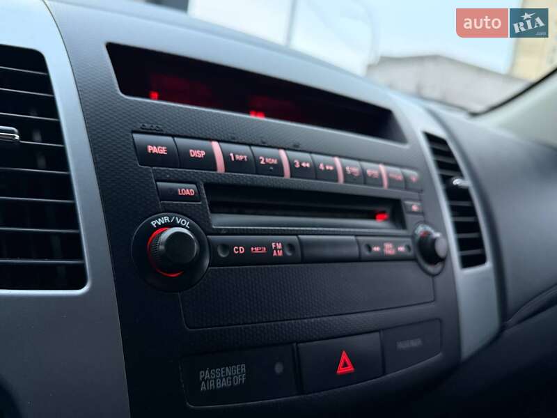 Внедорожник / Кроссовер Mitsubishi Outlander 2010 в Киеве