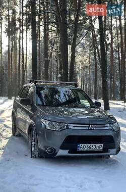 Позашляховик / Кросовер Mitsubishi Outlander 2014 в Охтирці