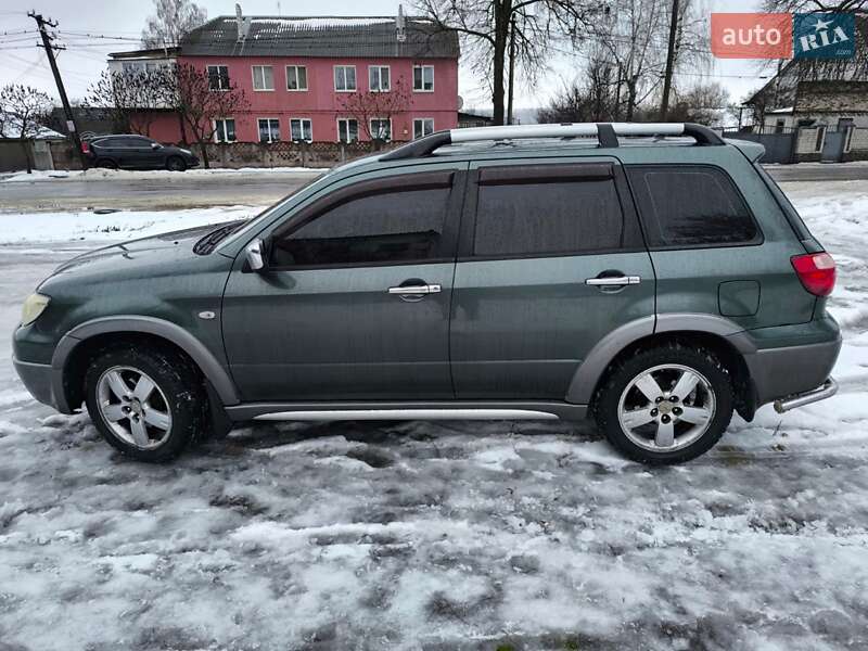 Внедорожник / Кроссовер Mitsubishi Outlander 2006 в Валках