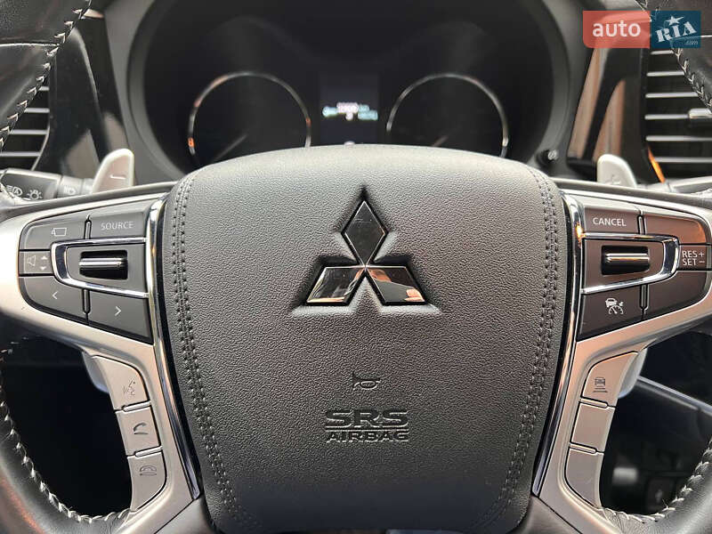 Внедорожник / Кроссовер Mitsubishi Outlander 2022 в Ровно