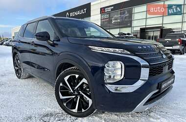Внедорожник / Кроссовер Mitsubishi Outlander 2023 в Киеве