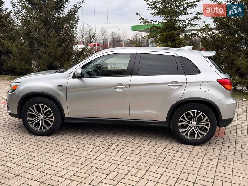 Внедорожник / Кроссовер Mitsubishi Outlander 2018 в Запорожье