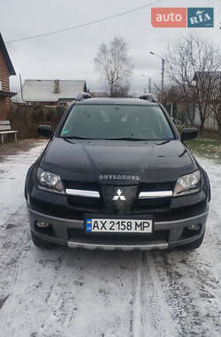 Позашляховик / Кросовер Mitsubishi Outlander 2004 в Шостці
