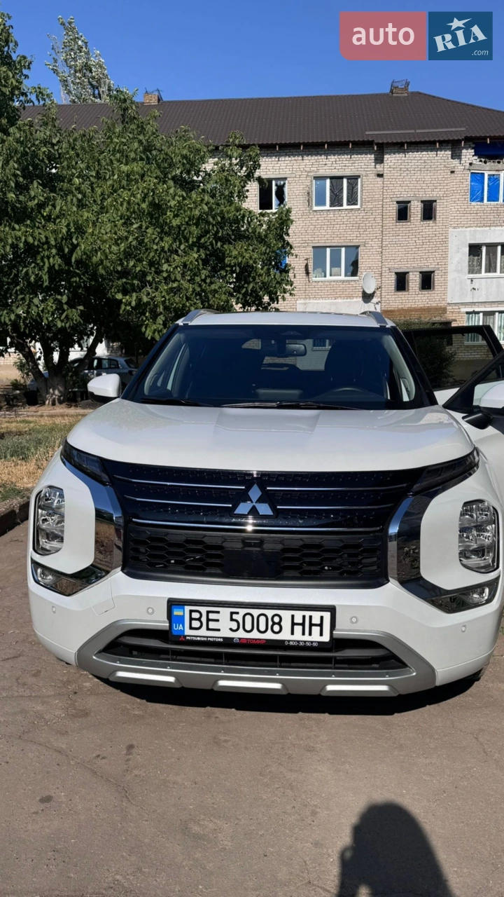 2023 Mitsubishi Outlander - мініатюра 2