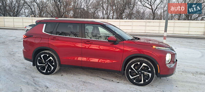 Внедорожник / Кроссовер Mitsubishi Outlander 2022 в Кременчуге