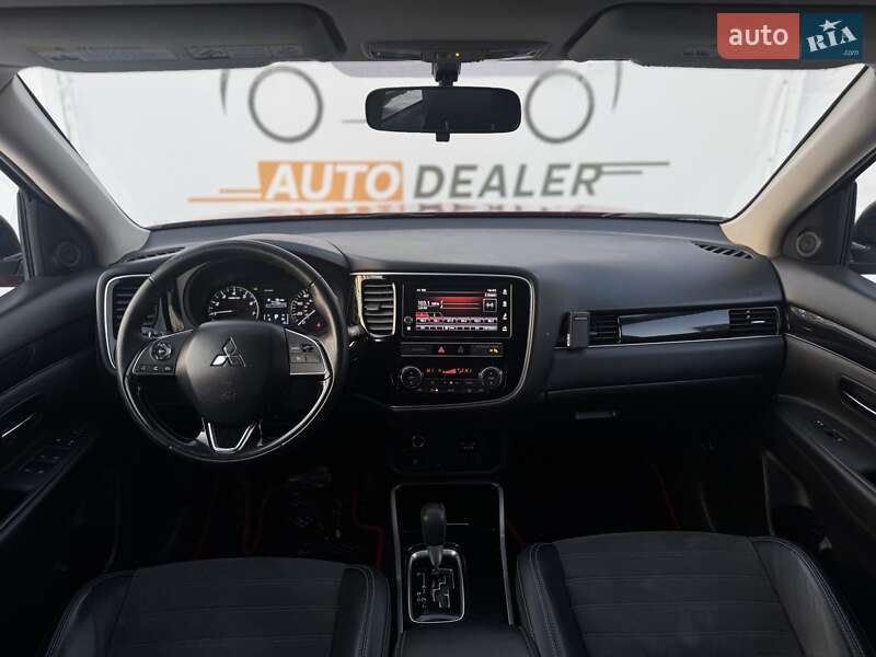 Внедорожник / Кроссовер Mitsubishi Outlander 2019 в Киеве