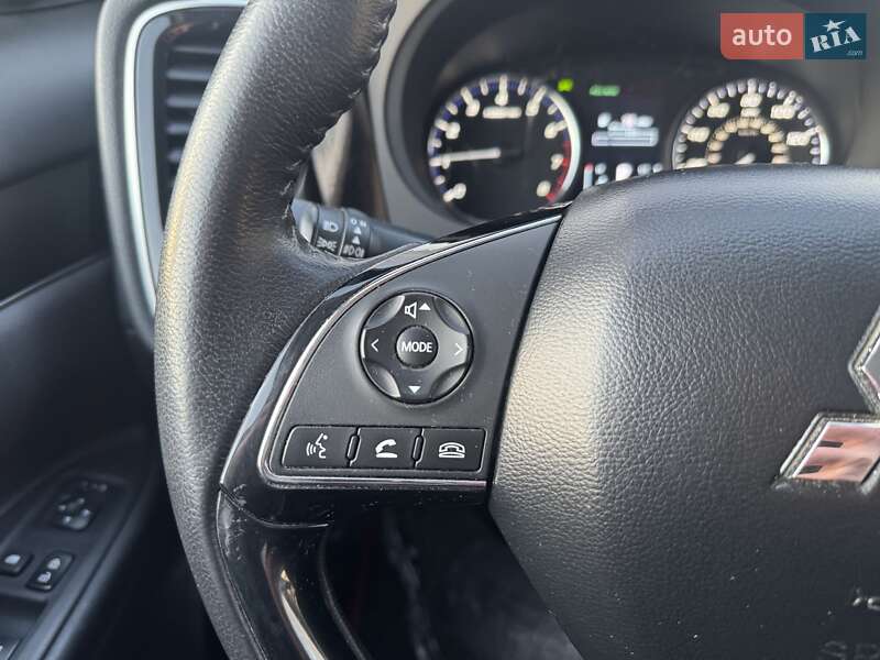 Внедорожник / Кроссовер Mitsubishi Outlander 2019 в Киеве