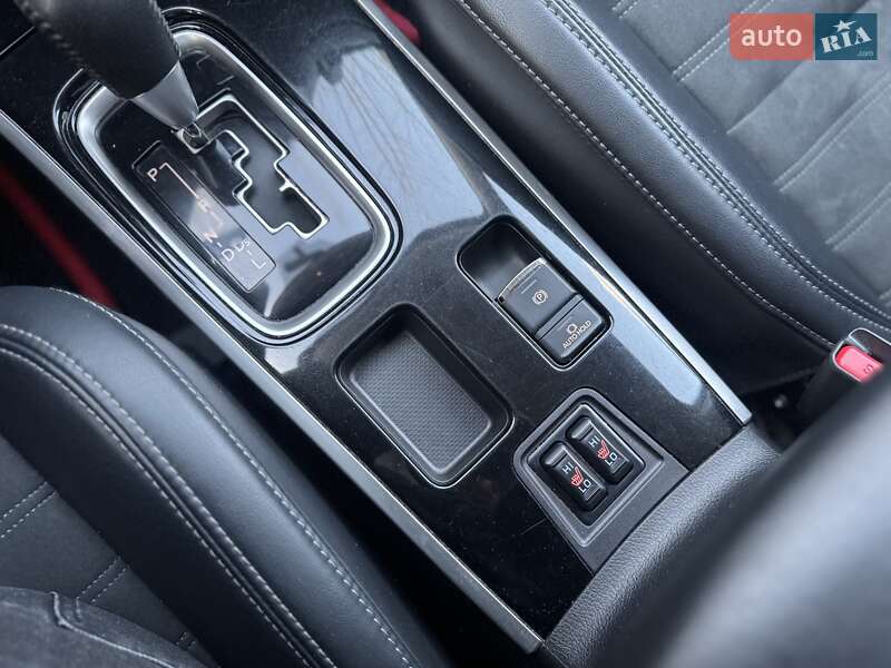 Внедорожник / Кроссовер Mitsubishi Outlander 2019 в Киеве