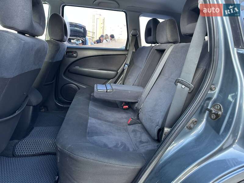 Внедорожник / Кроссовер Mitsubishi Outlander 2003 в Киеве