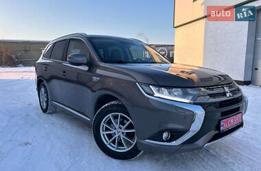 Позашляховик / Кросовер Mitsubishi Outlander 2016 в Вінниці