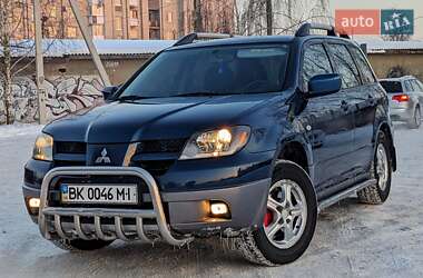 Внедорожник / Кроссовер Mitsubishi Outlander 2004 в Ровно