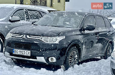 Внедорожник / Кроссовер Mitsubishi Outlander 2014 в Каменец-Подольском