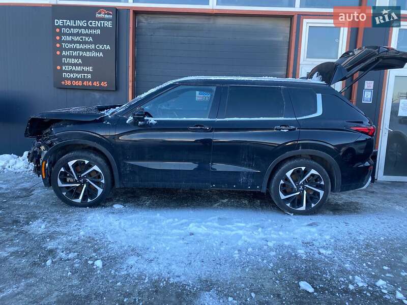 Внедорожник / Кроссовер Mitsubishi Outlander 2021 в Львове