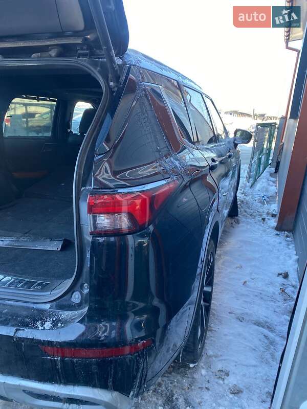 Внедорожник / Кроссовер Mitsubishi Outlander 2021 в Львове