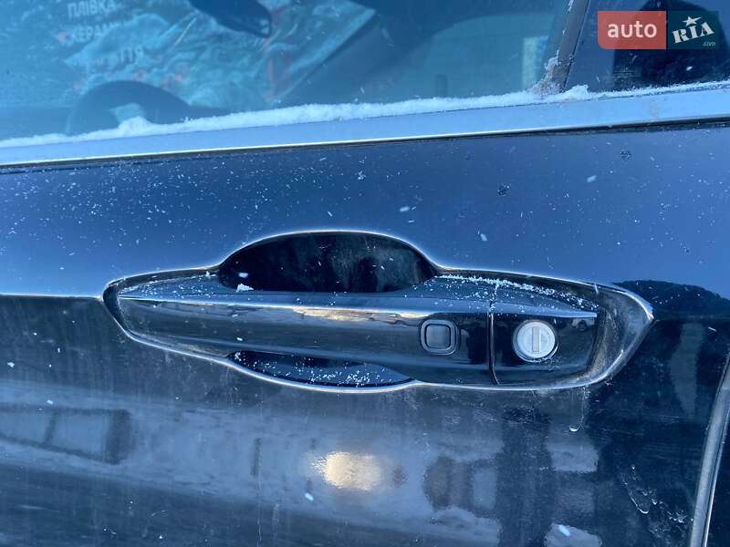 Внедорожник / Кроссовер Mitsubishi Outlander 2021 в Львове