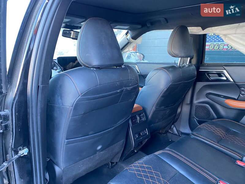 Внедорожник / Кроссовер Mitsubishi Outlander 2021 в Львове